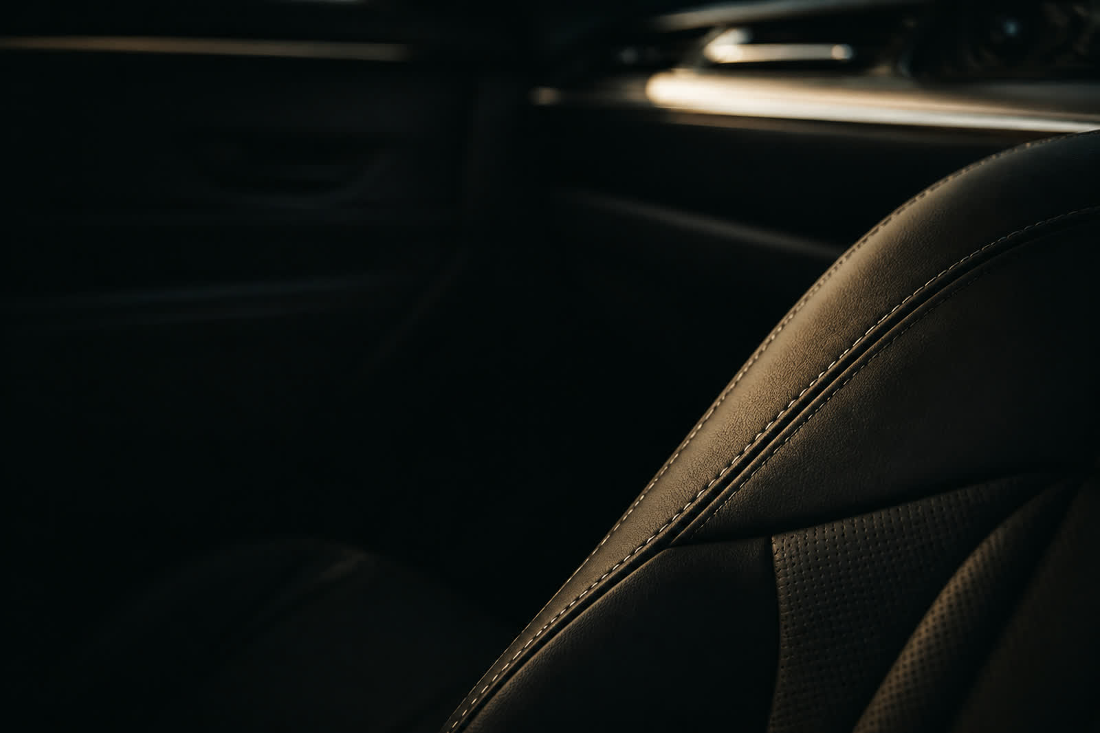 Clean leather car interior after mobile detailing in Vaughan